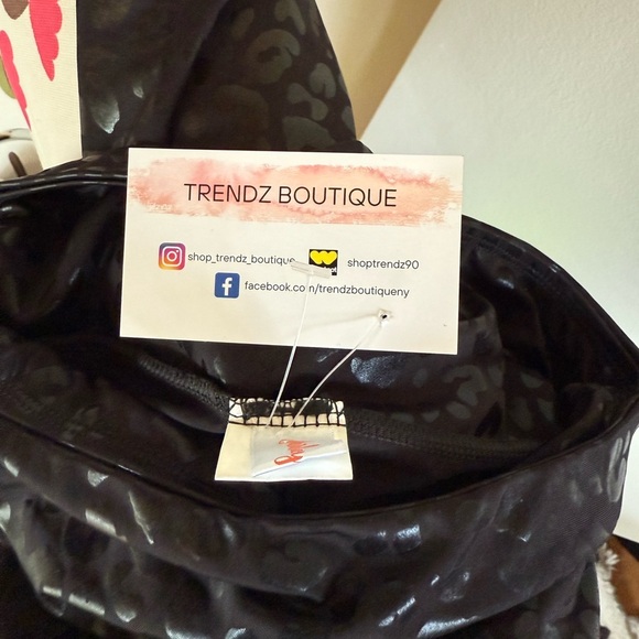 Shirley Black Leopard Print Shimmery Leggings, NWT - Picture 4 of 4